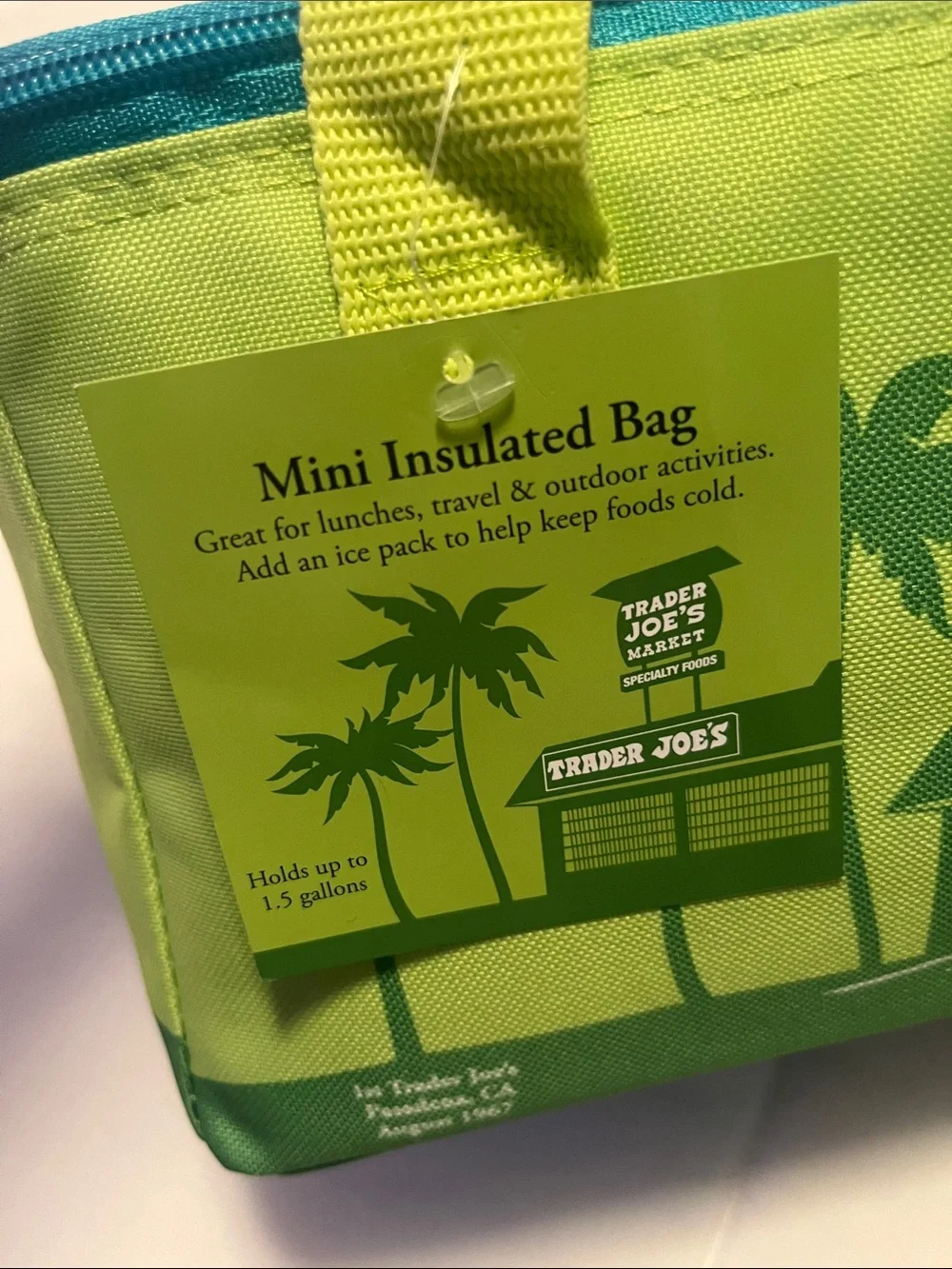 Trader Joe's Lime Green Insulated Cooler Bag NWT Limited Edition Spring 2026 - Picture 2 of 4